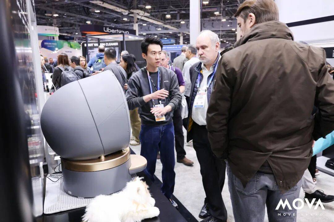 伺中MOVA生活电器如何开辟“第三条路”?ky开元棋牌CES 2026观察:在巨头环(图2) 伺中MOVA生活电器如何开辟“第三条路”?ky开元棋牌CES 2026观察:在巨头环(图2)