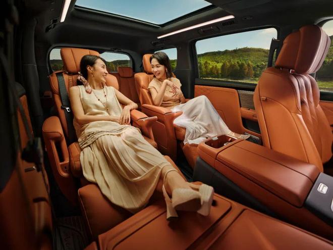 4399万起焕新MPV豪华开元棋牌别克至境世家上市(图3) 4399万起焕新MPV豪华开元棋牌别克至境世家上市(图3)